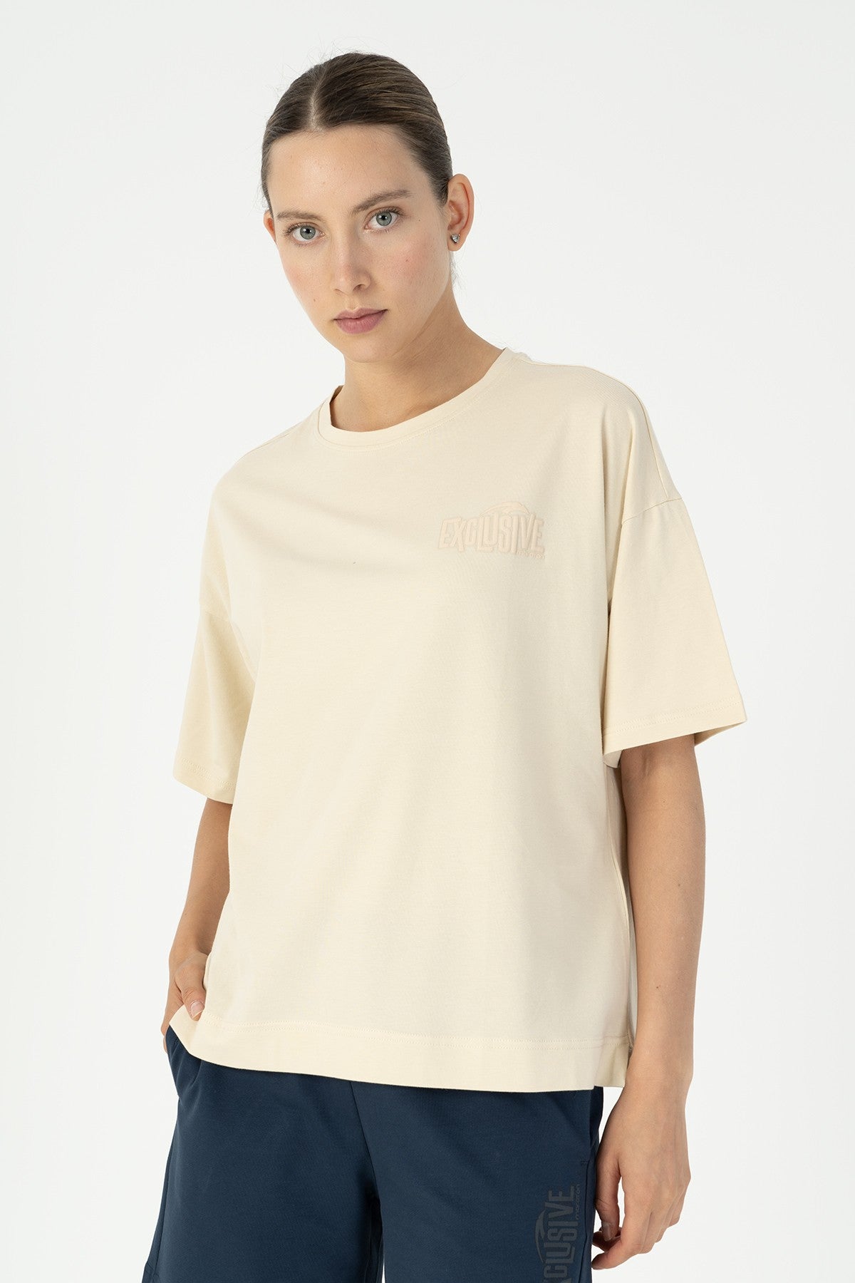 Comfort Kadın Bisiklet Yaka Bej T-shirt