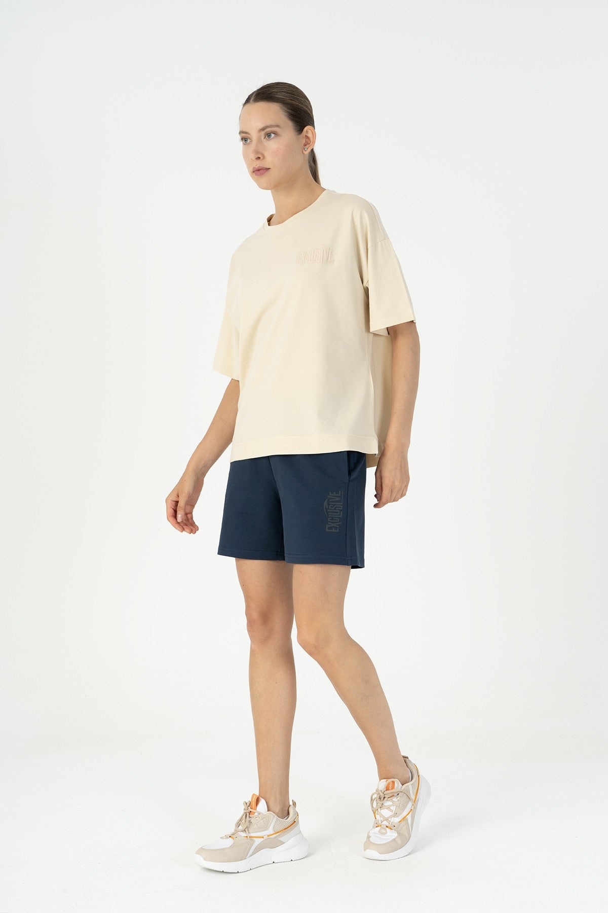 Comfort Kadın Bisiklet Yaka Bej T-shirt
