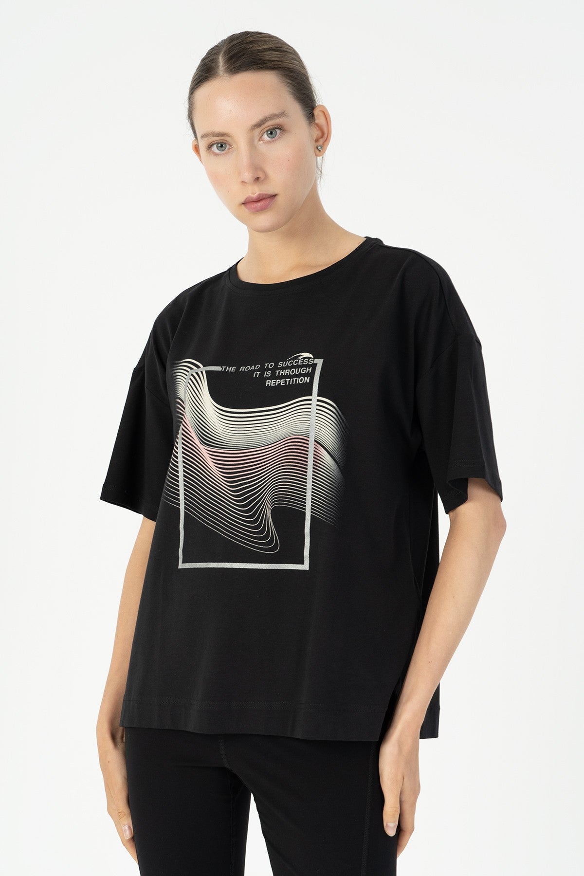 Comfort Kadın Bisiklet Yaka Siyah T-shirt