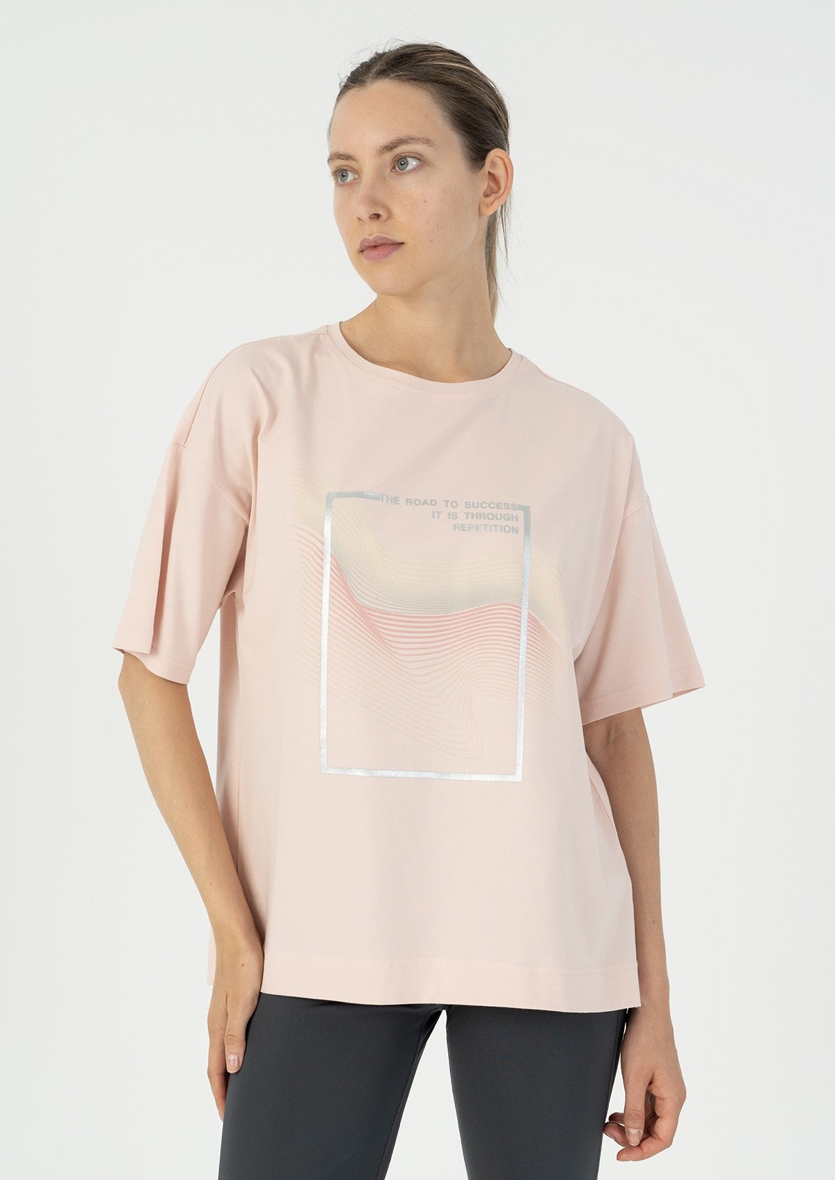 Comfort Kadın Bisiklet Yaka Pudra T-shirt