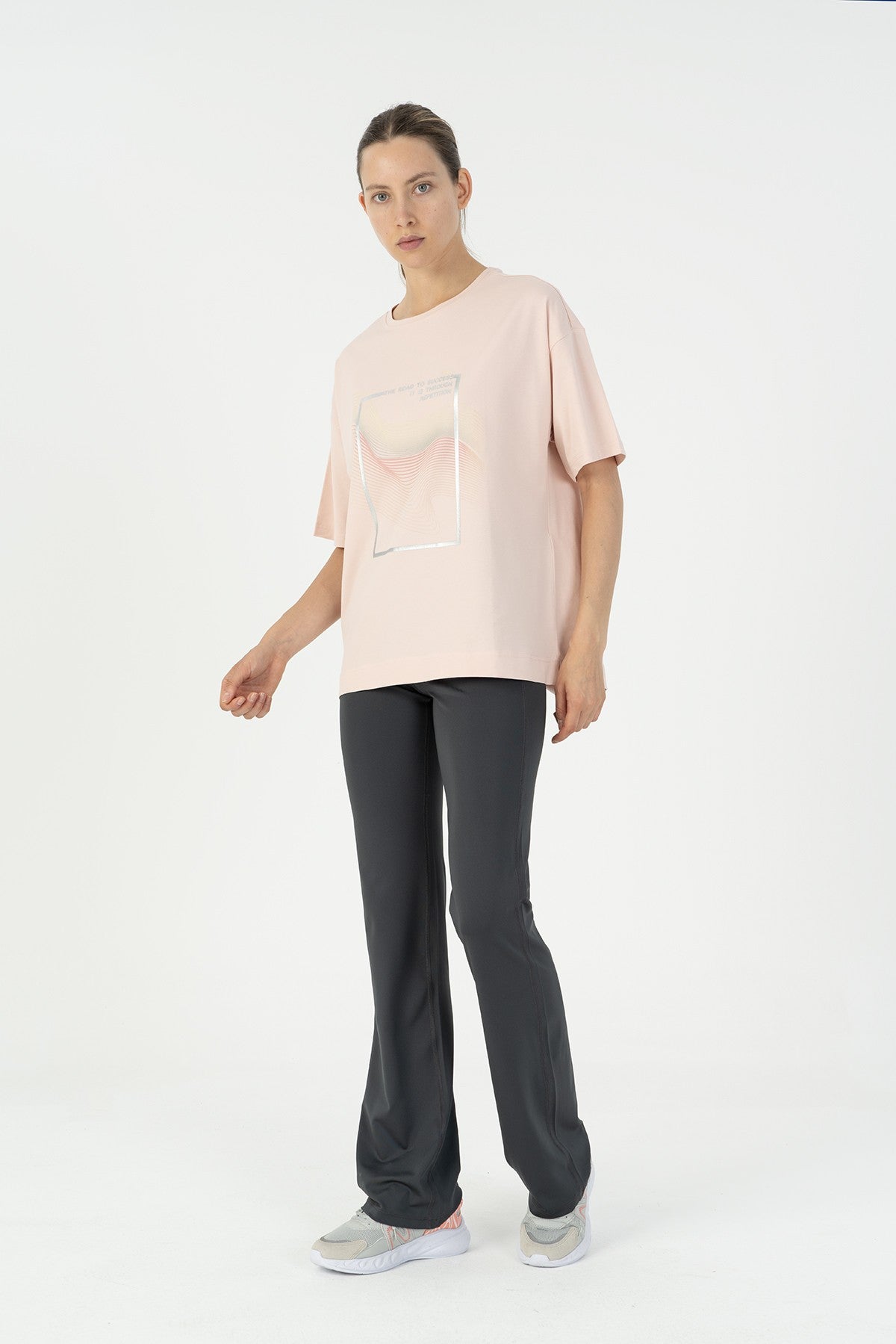 Comfort Kadın Bisiklet Yaka Pudra T-shirt