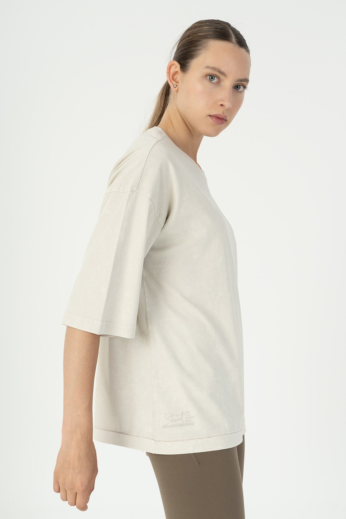 Comfort Kadın Bisiklet Yaka Taş T-shirt