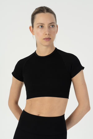 SlimFit Kadın Bisiklet Yaka Siyah Crop Top