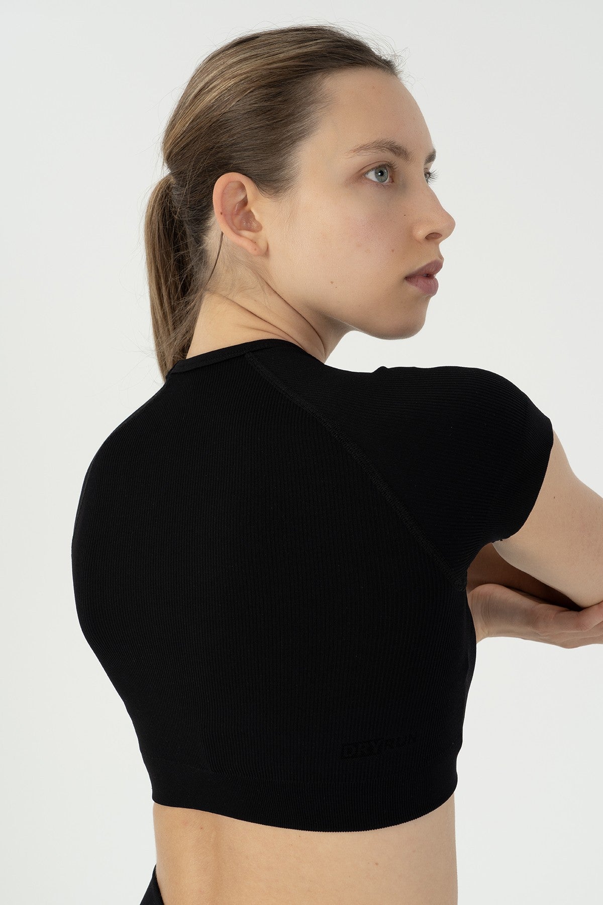 SlimFit Kadın Bisiklet Yaka Siyah Crop Top