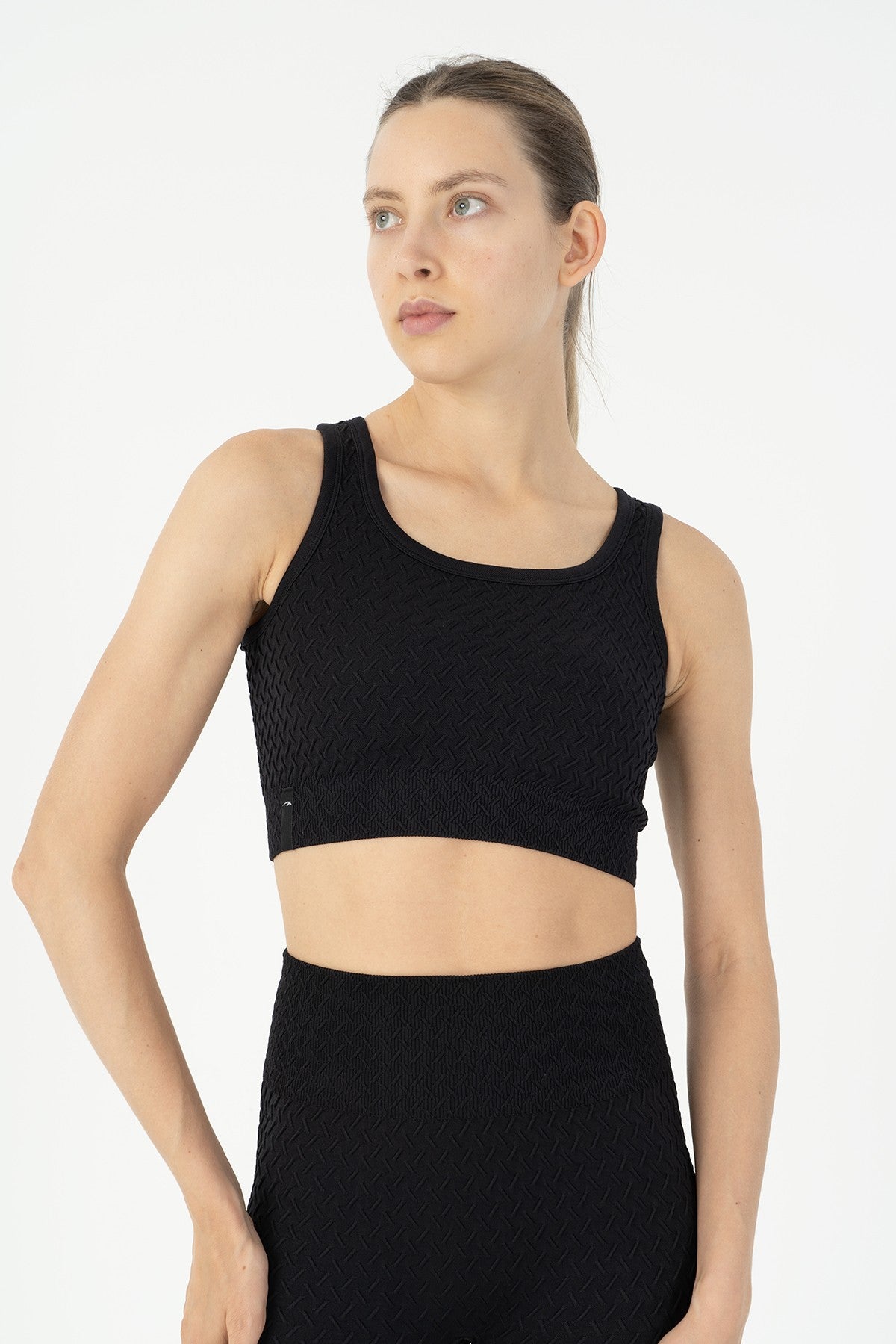SlimFit Kadın Kapalı Yaka Siyah Bra