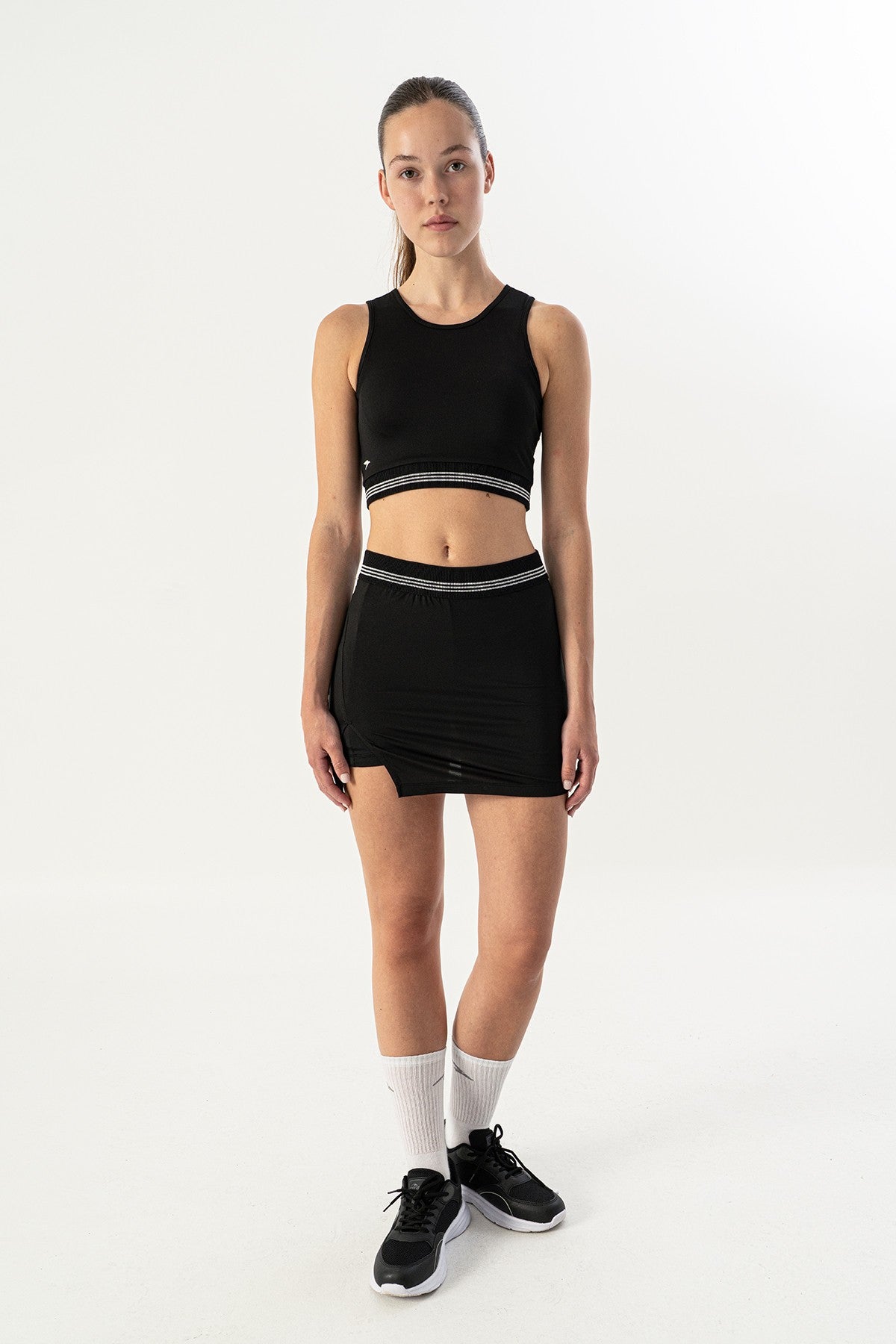 SlimFit Kadın Bisiklet Yaka Siyah Bra
