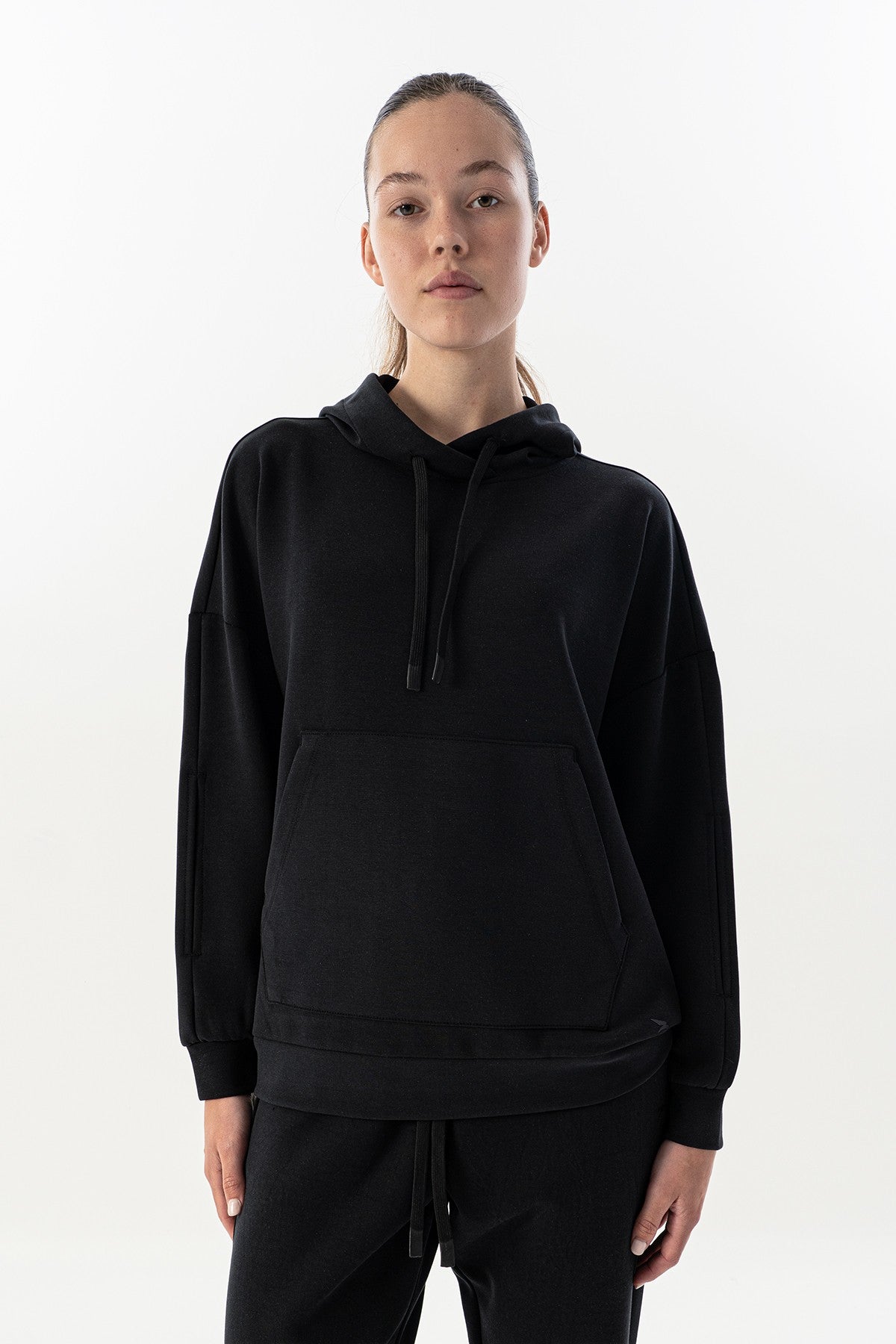 Comfort Kadın Kapüşonlu Siyah Sweatshirt