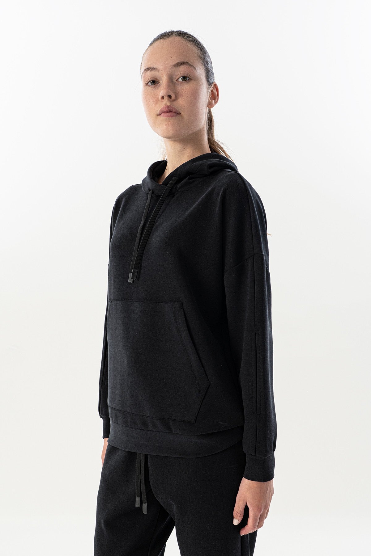 Comfort Kadın Kapüşonlu Siyah Sweatshirt