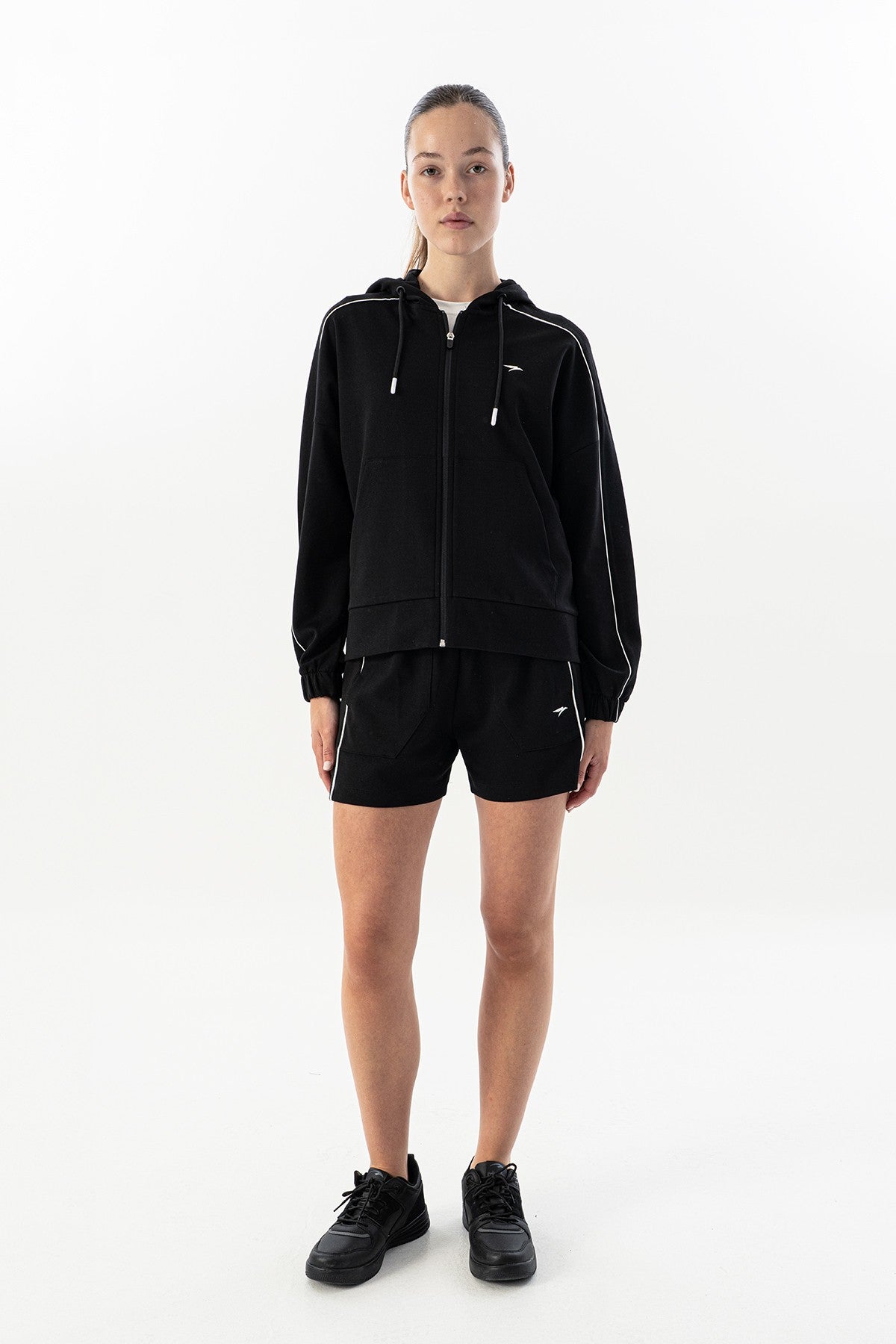 Comfort Kadın Kapüşonlu Siyah Tracktop