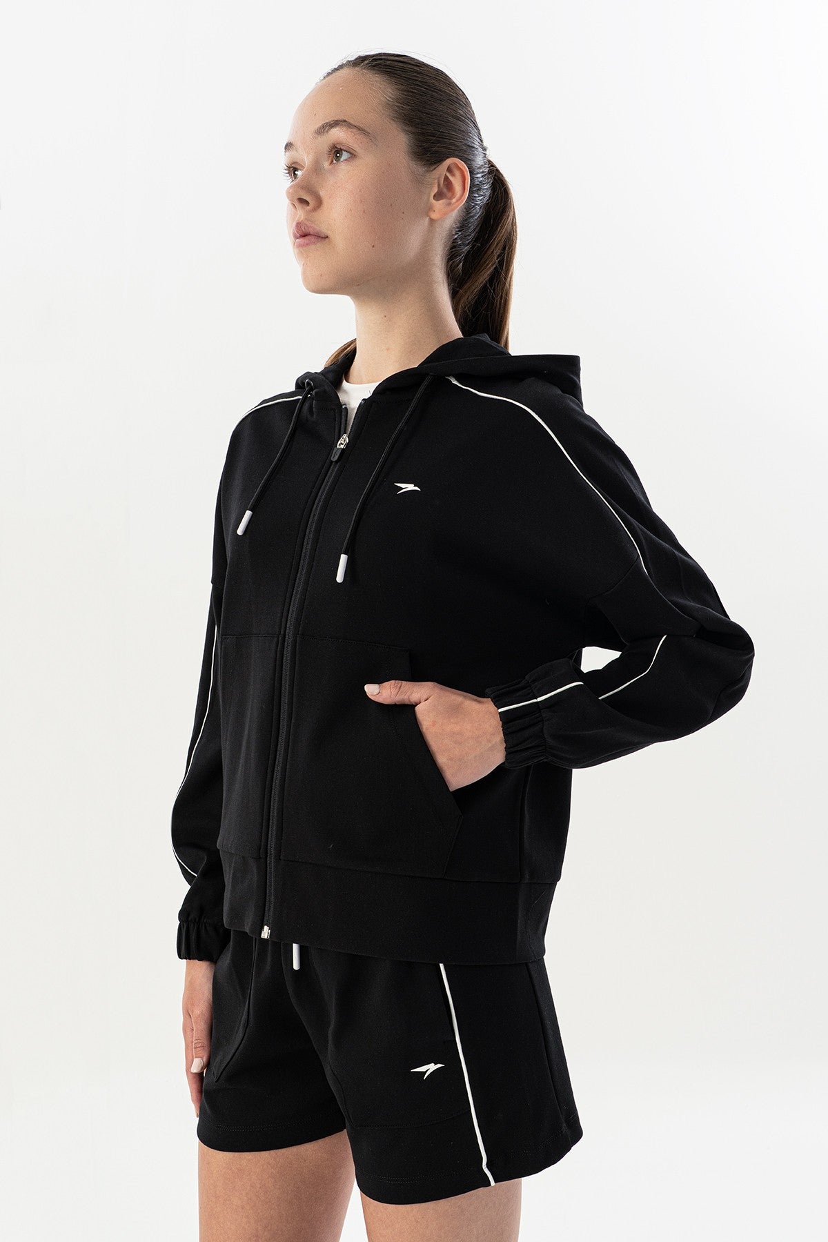 Comfort Kadın Kapüşonlu Siyah Tracktop