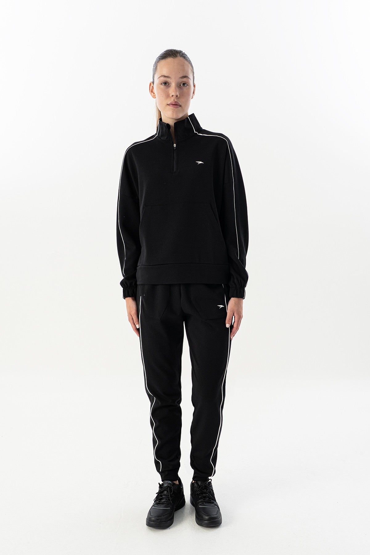 Comfort Kadın Dik Yaka Siyah Sweatshirt