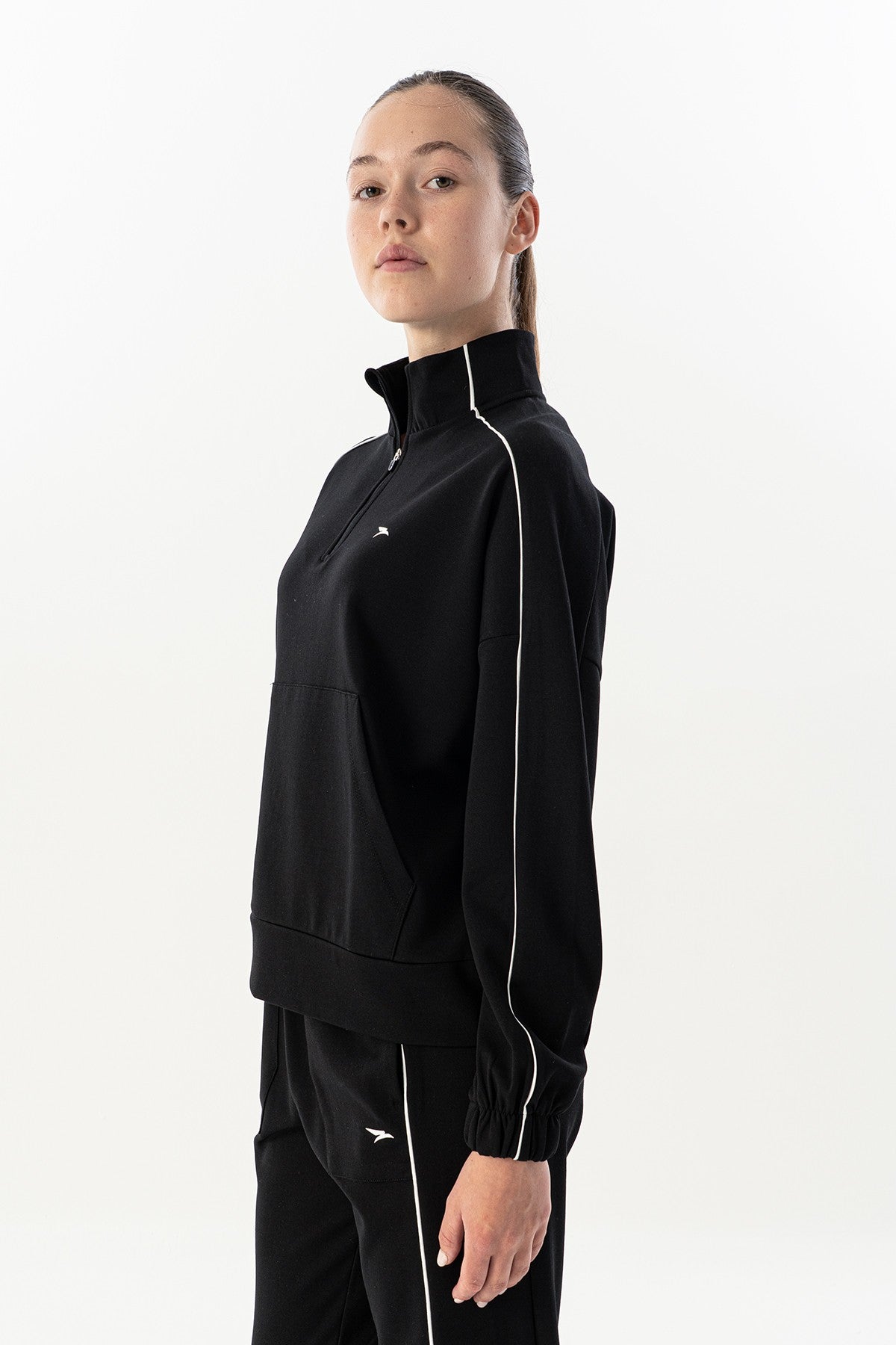 Comfort Kadın Dik Yaka Siyah Sweatshirt