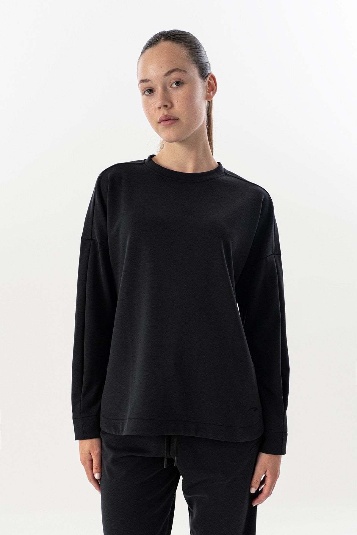 Comfort Kadın Bisiklet Yaka Siyah Sweatshirt