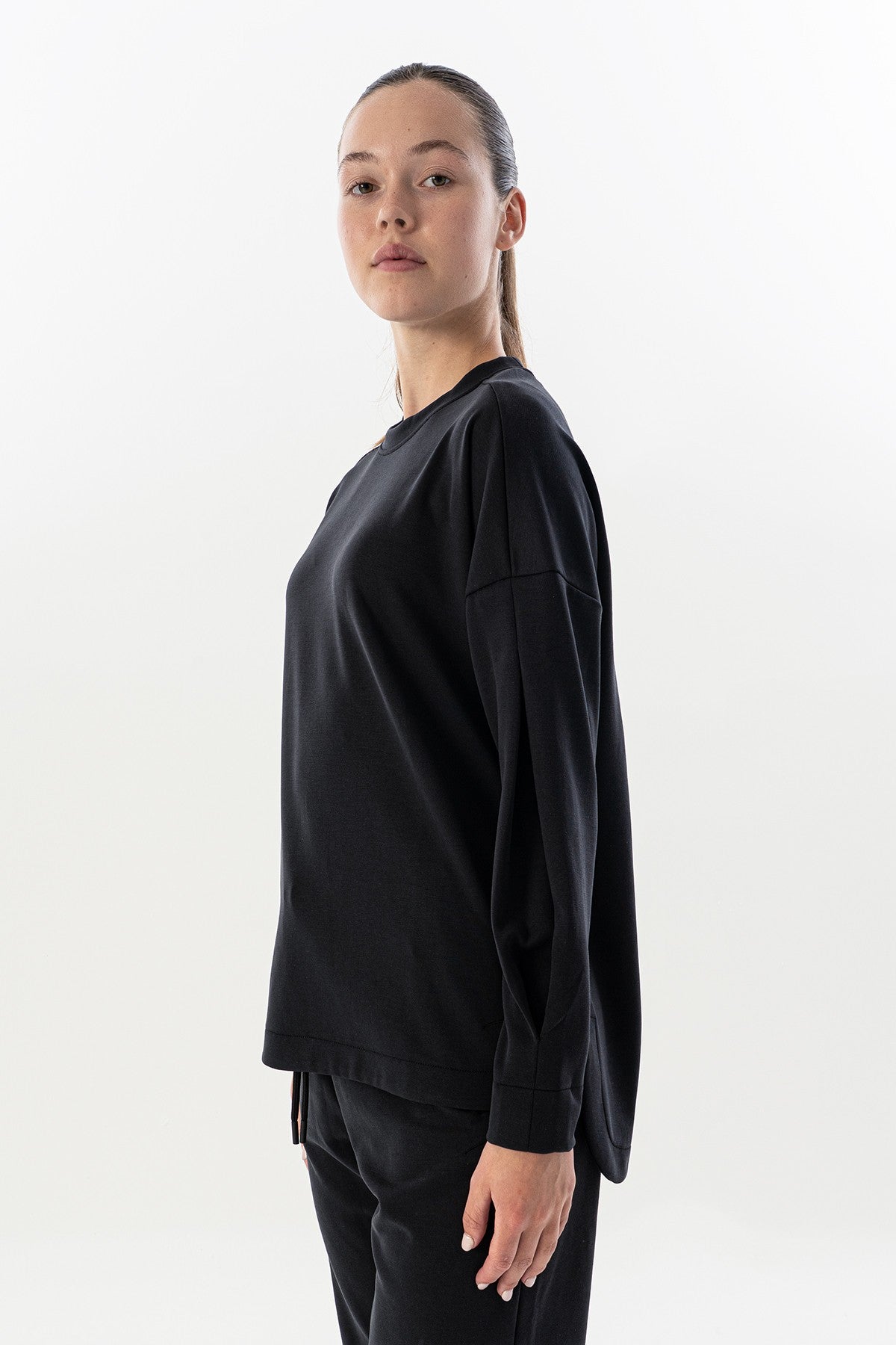 Comfort Kadın Bisiklet Yaka Siyah Sweatshirt