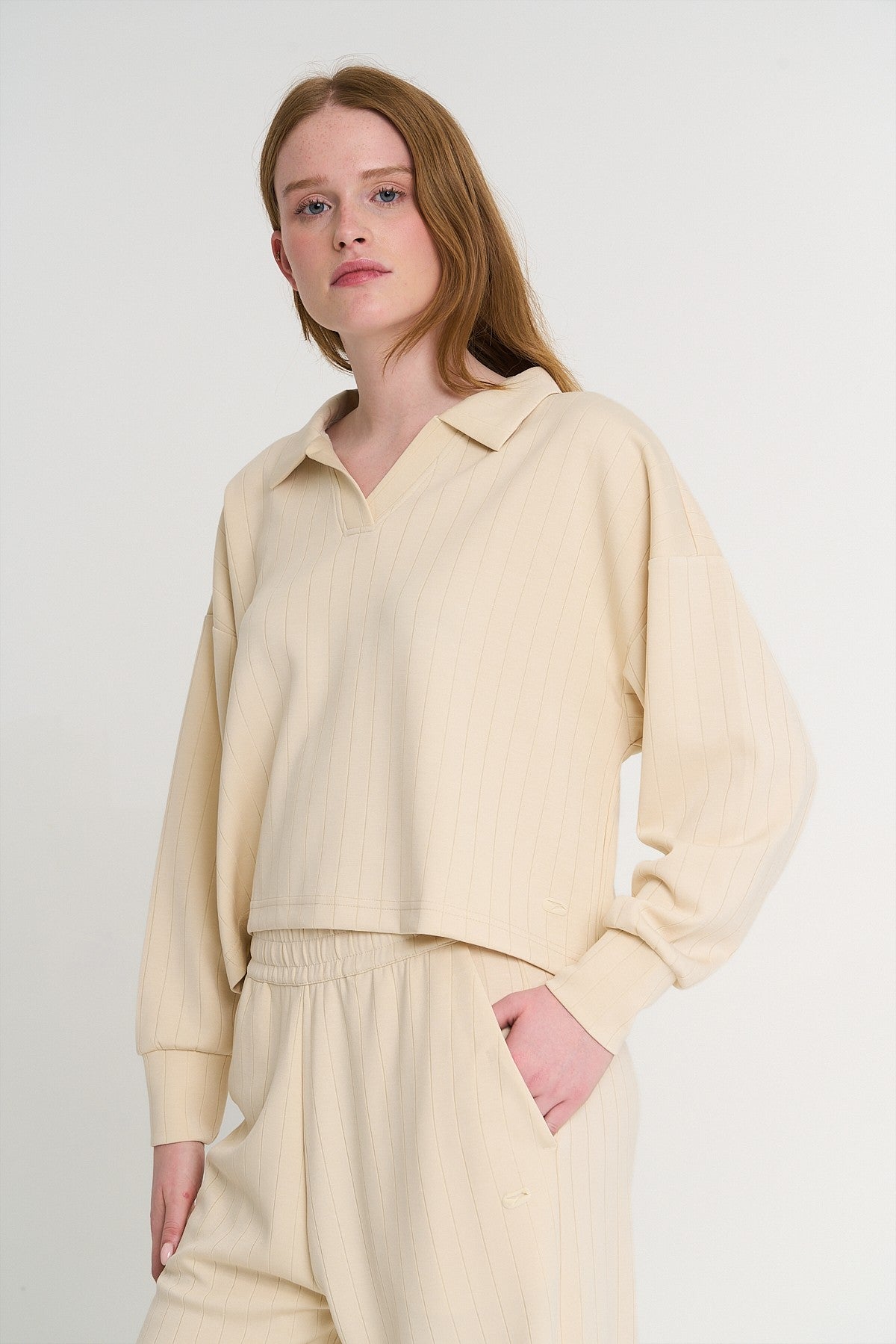 Kadın Polo Yaka Ekru Sweatshirt