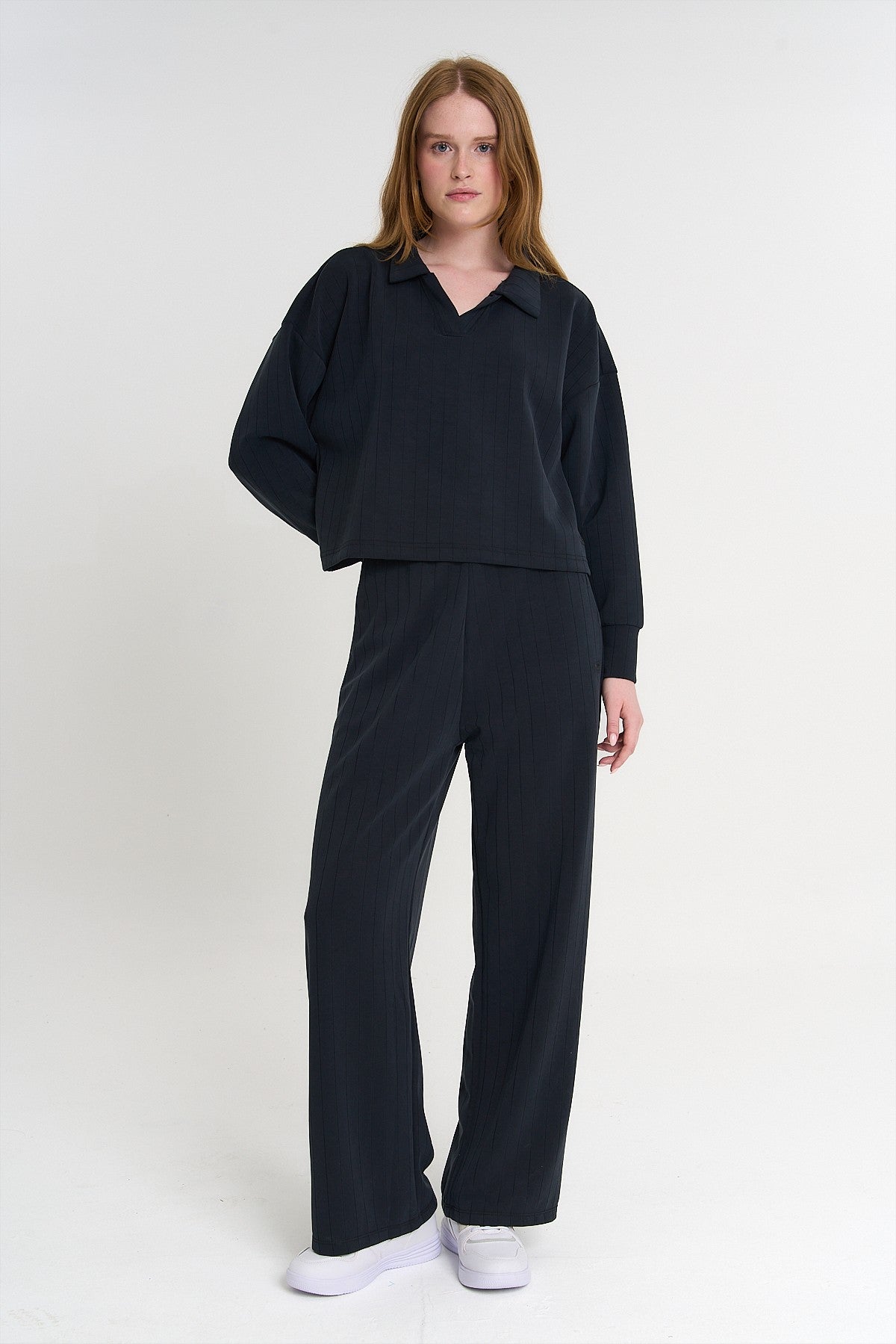 Kadın Polo Yaka Siyah Sweatshirt