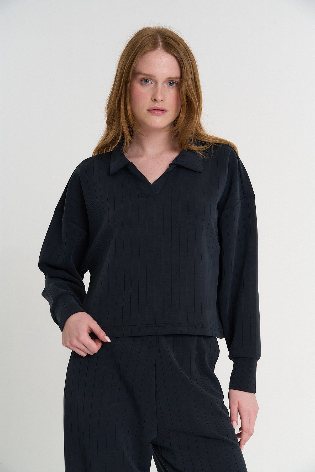 Kadın Polo Yaka Siyah Sweatshirt