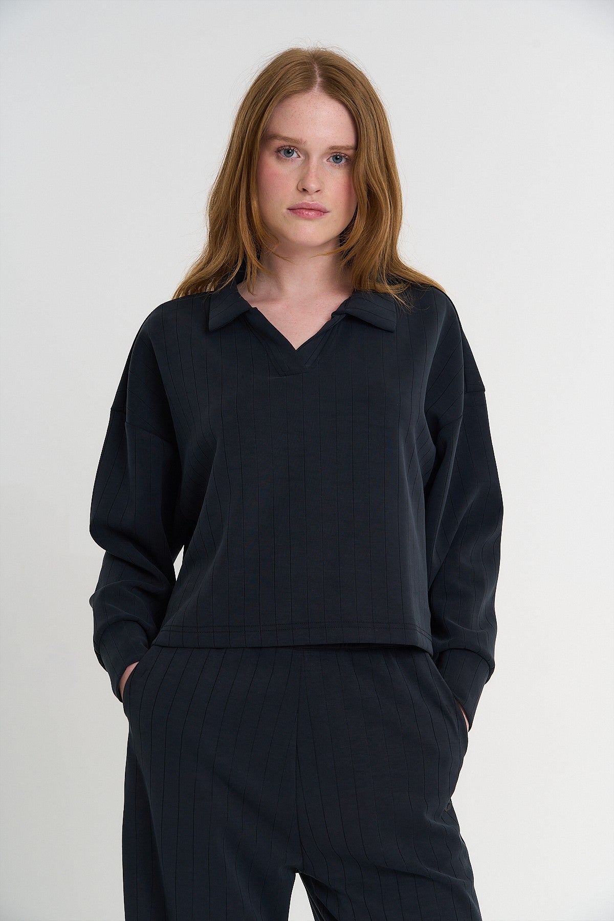 Kadın Polo Yaka Siyah Sweatshirt