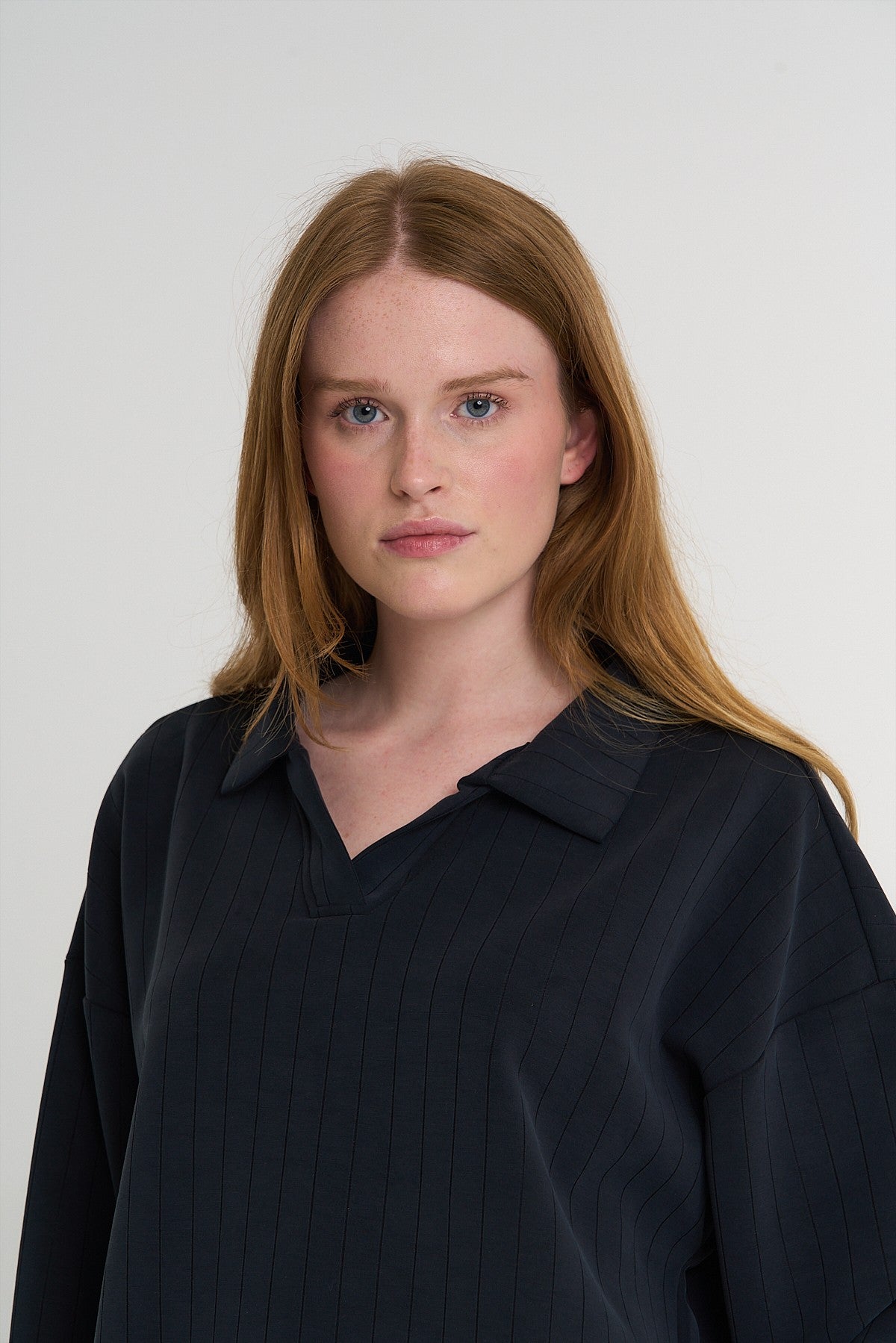 Kadın Polo Yaka Siyah Sweatshirt